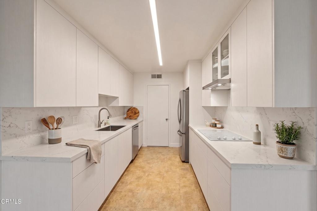 420 S Madison Avenue 204