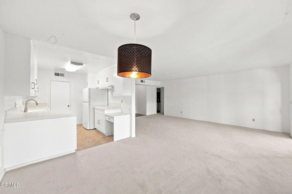 420 S Madison Avenue 204