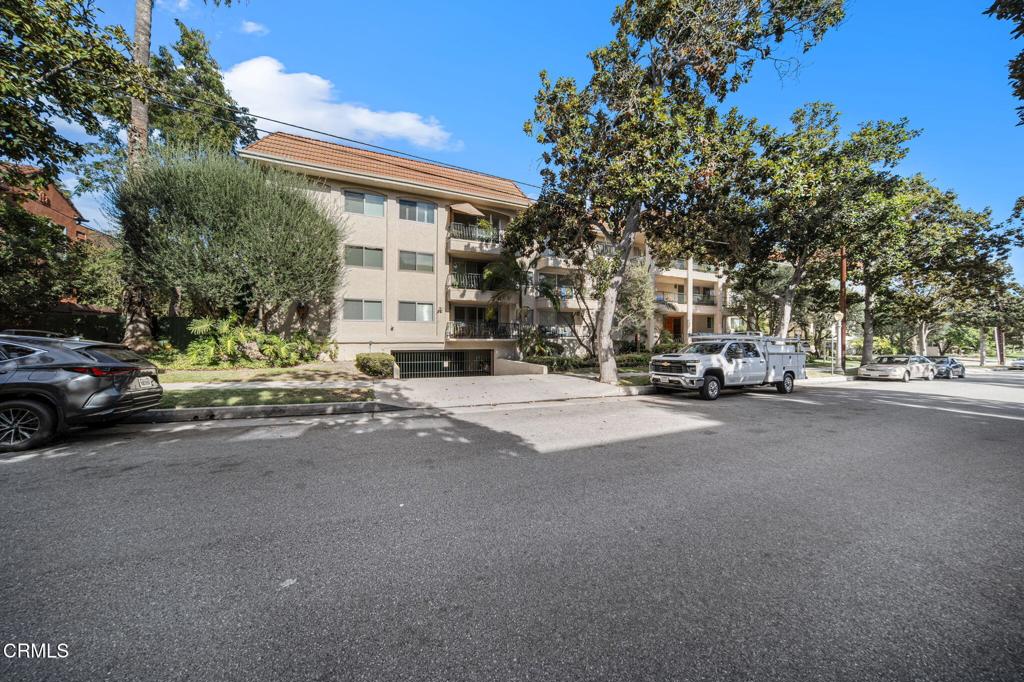 420 S Madison Avenue 204