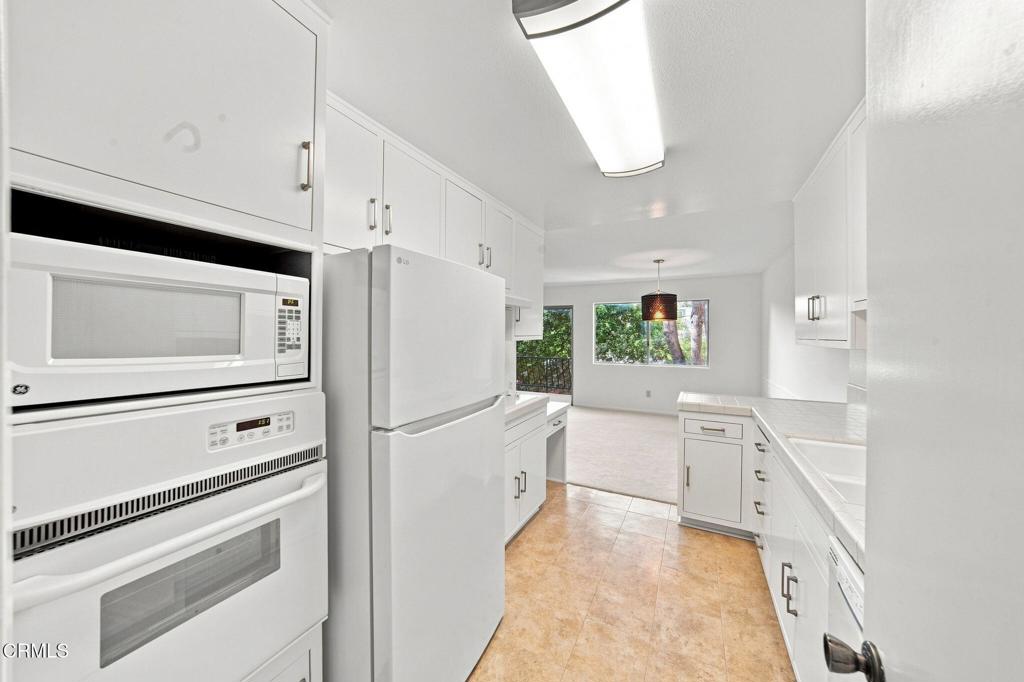 420 S Madison Avenue 204