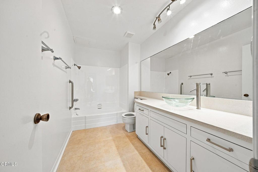 420 S Madison Avenue 204