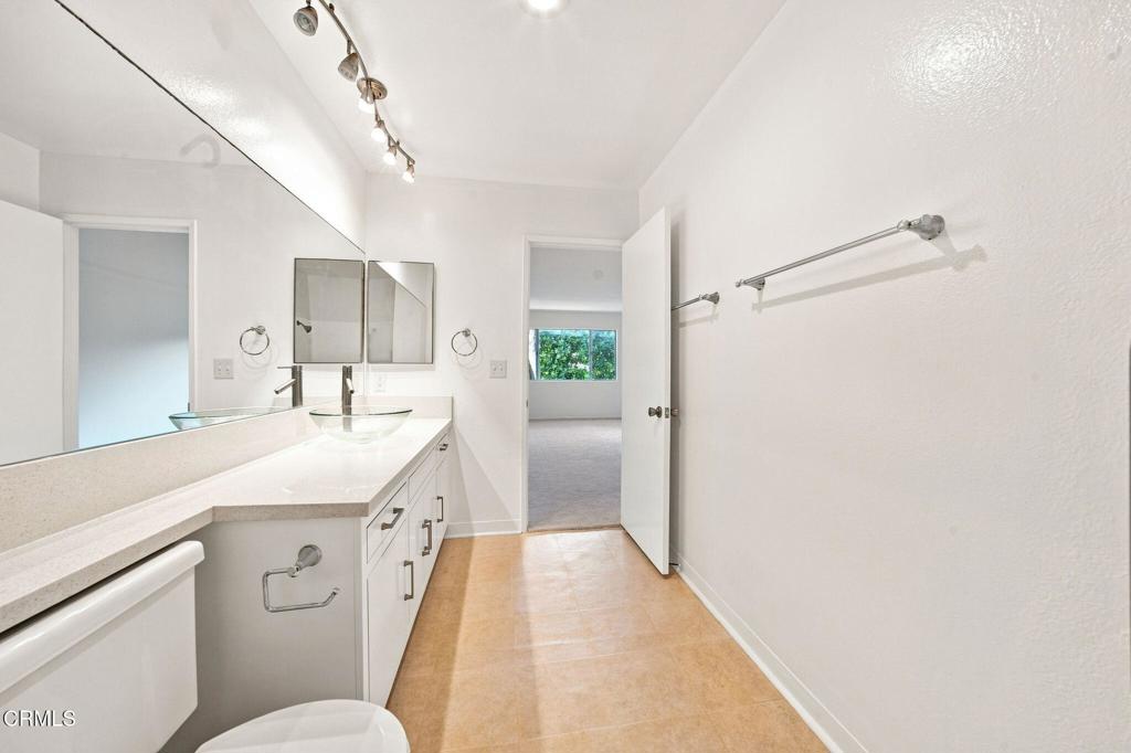 420 S Madison Avenue 204