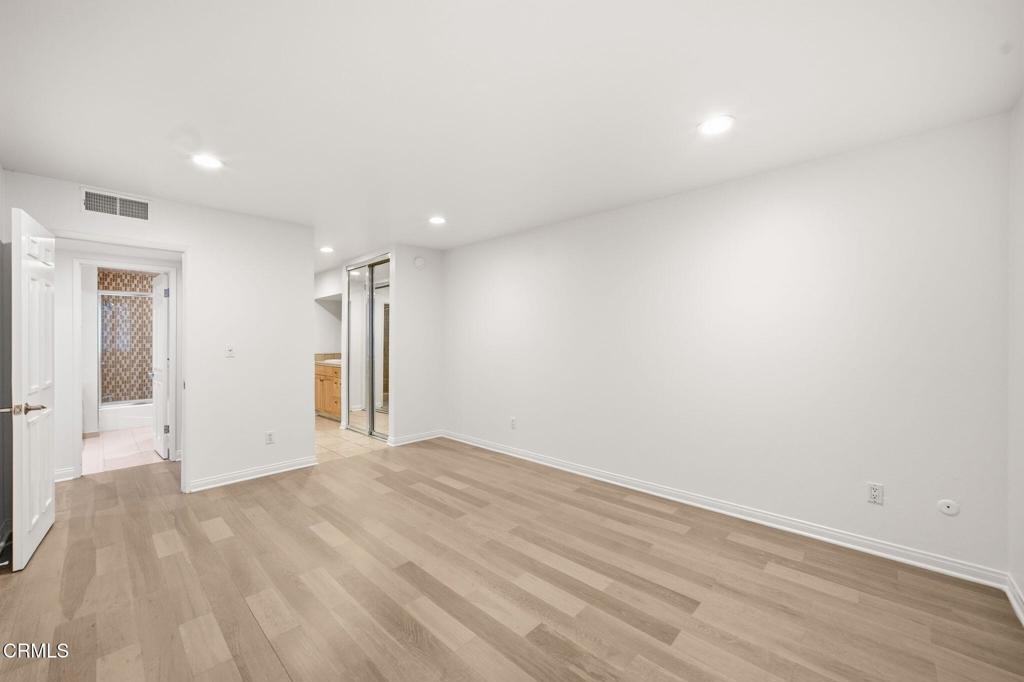 1215 N Olive Drive 208