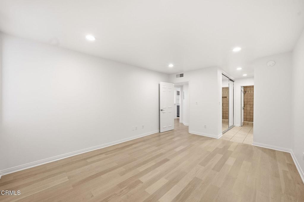 1215 N Olive Drive 208