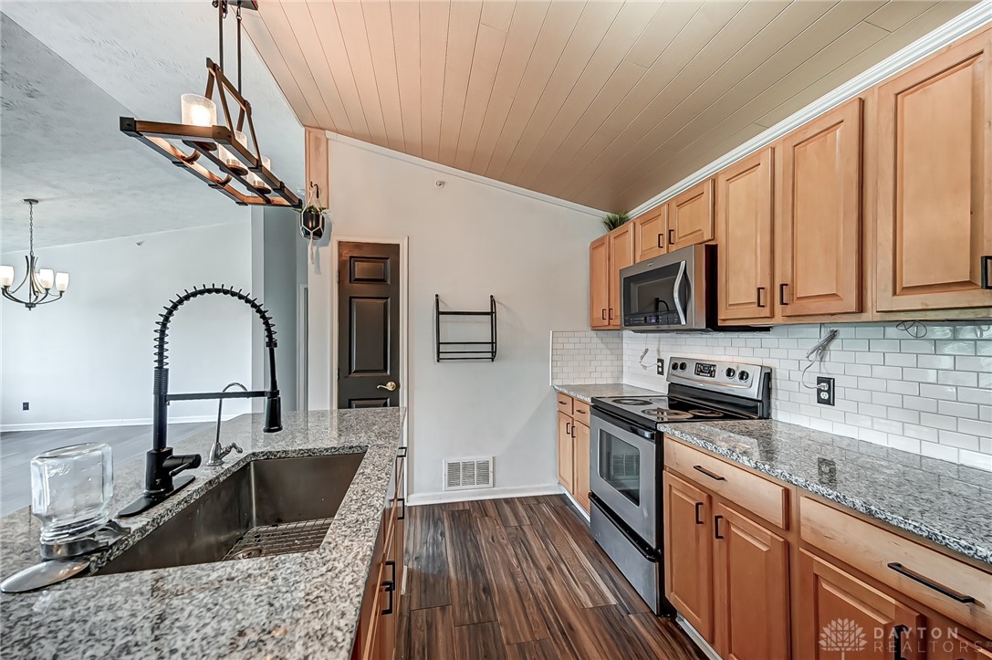 2305 Pinnacle Court 309