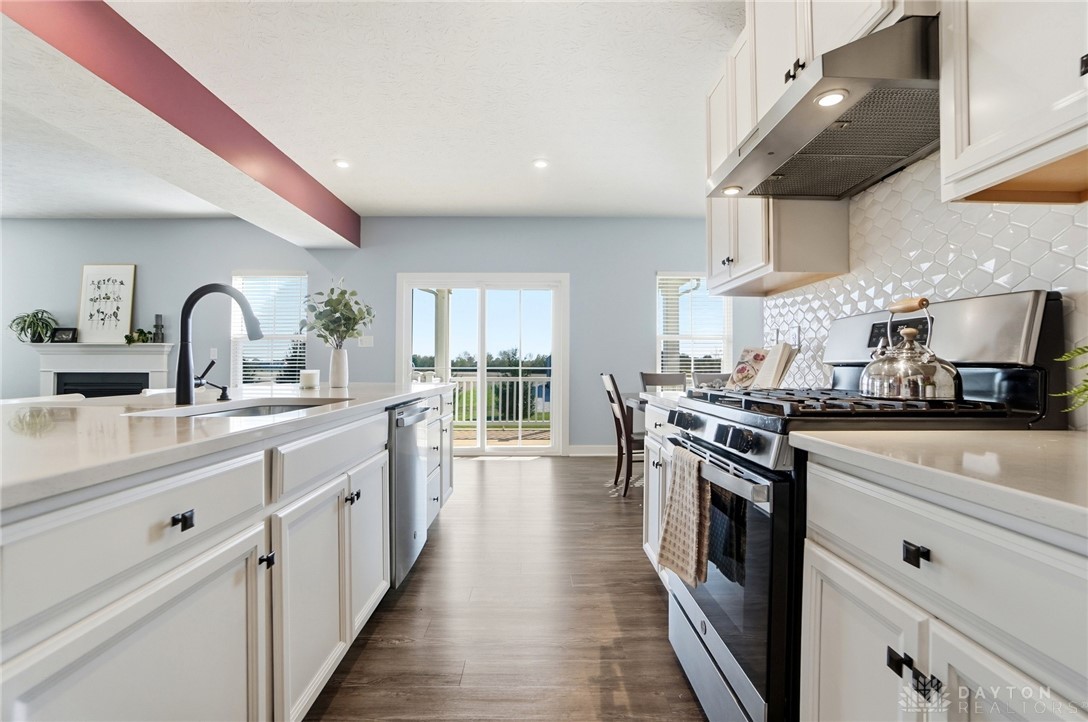 3262 Heatherstone Drive