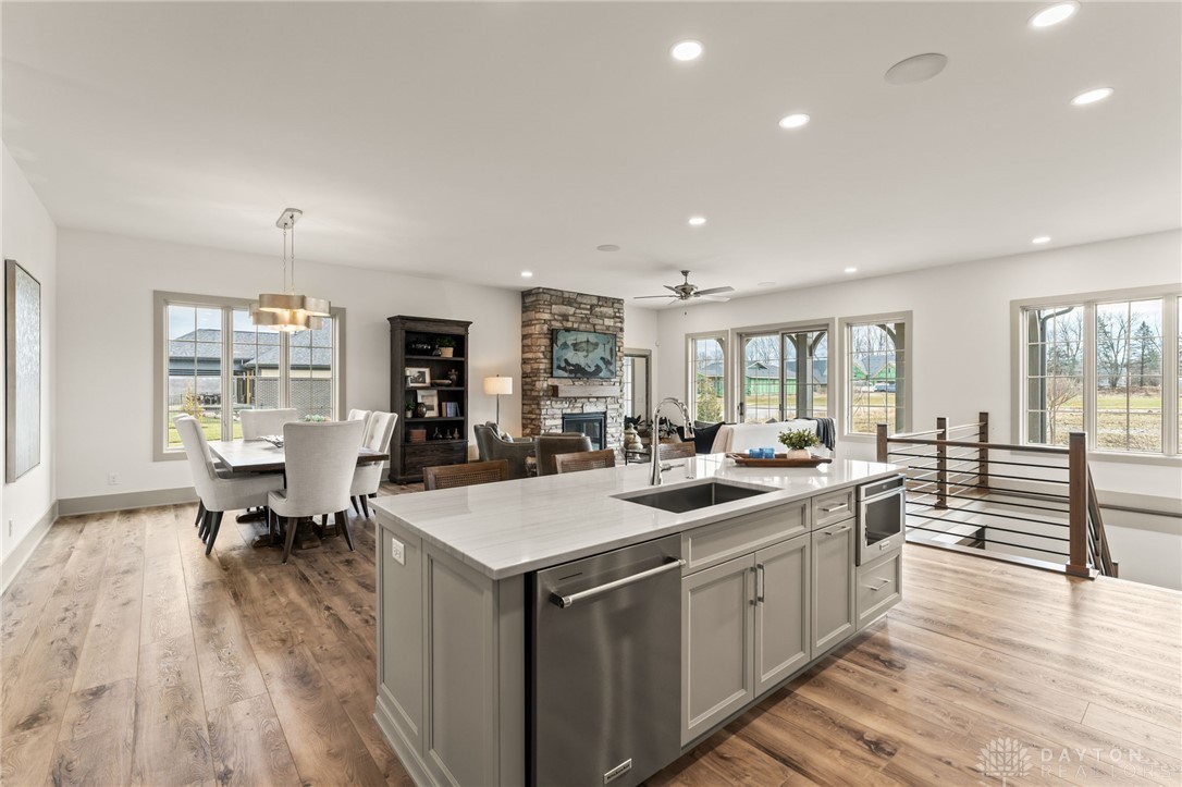 4193 Sweetbay Drive
