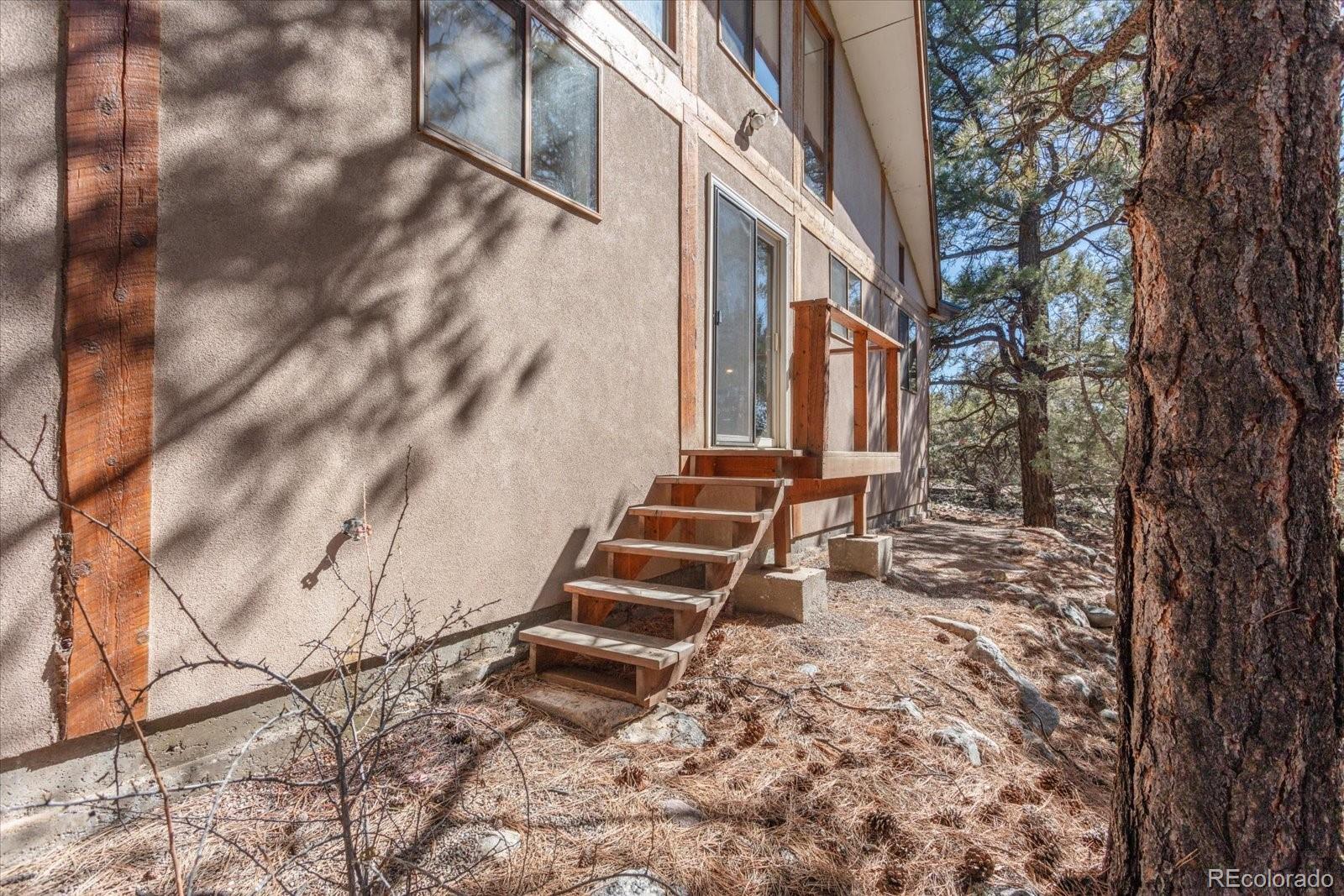 1689 Columbine Overlook