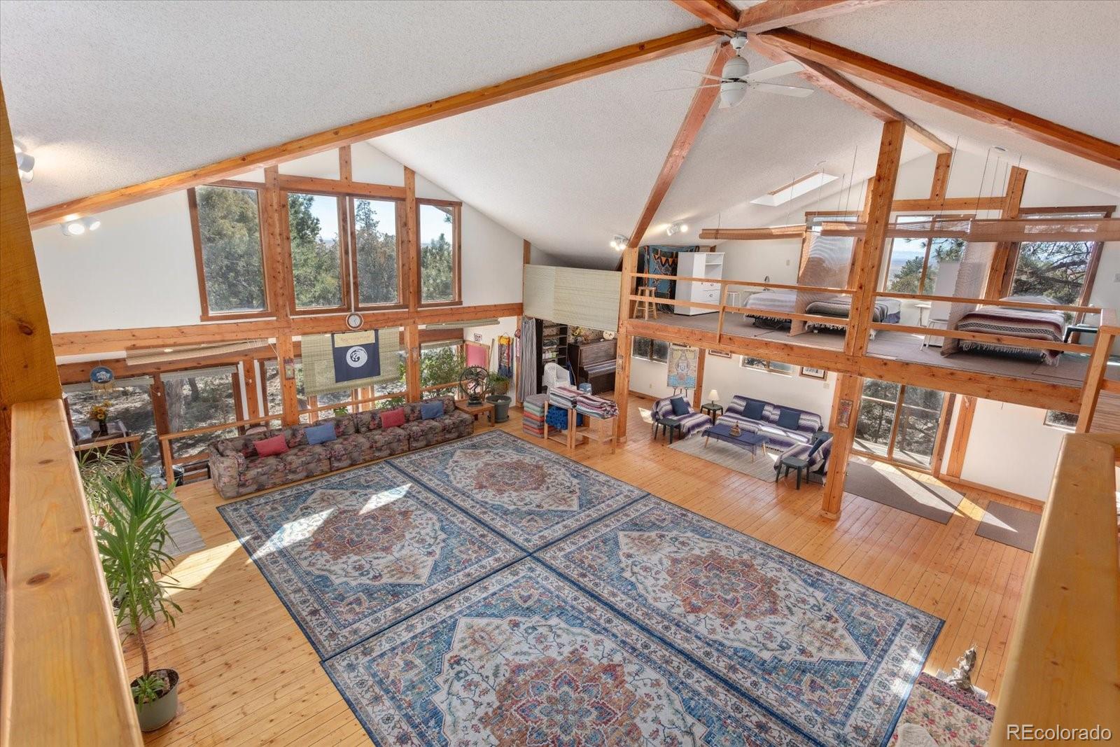 1689 Columbine Overlook