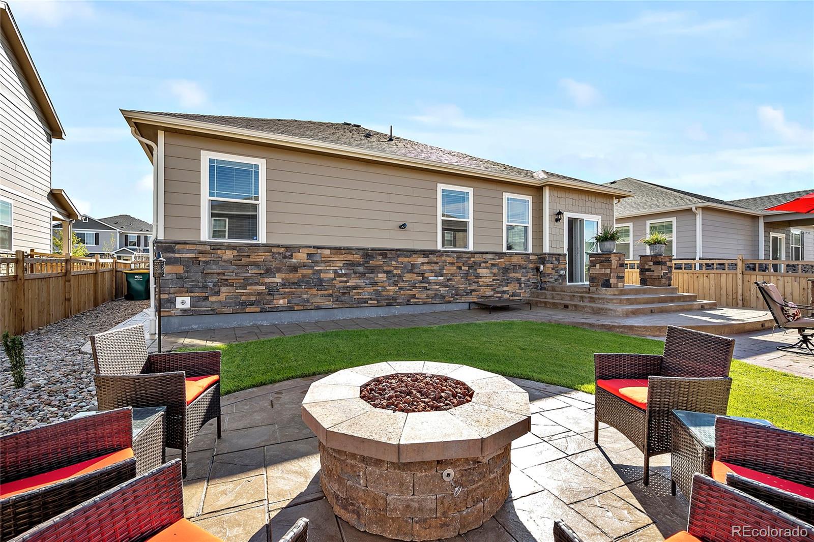 6037 N Halifax Court