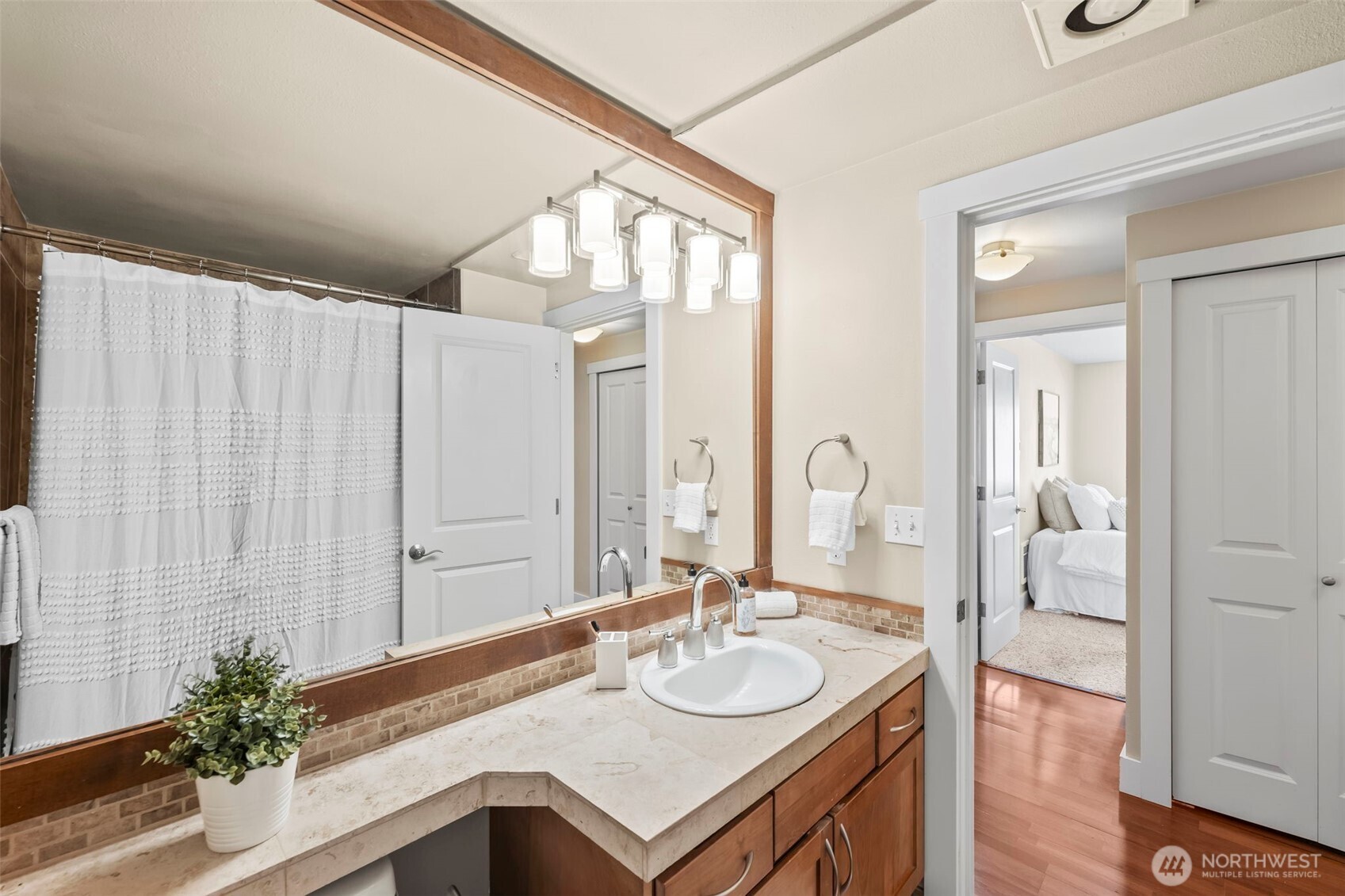 25 N Broadway Unit: 203