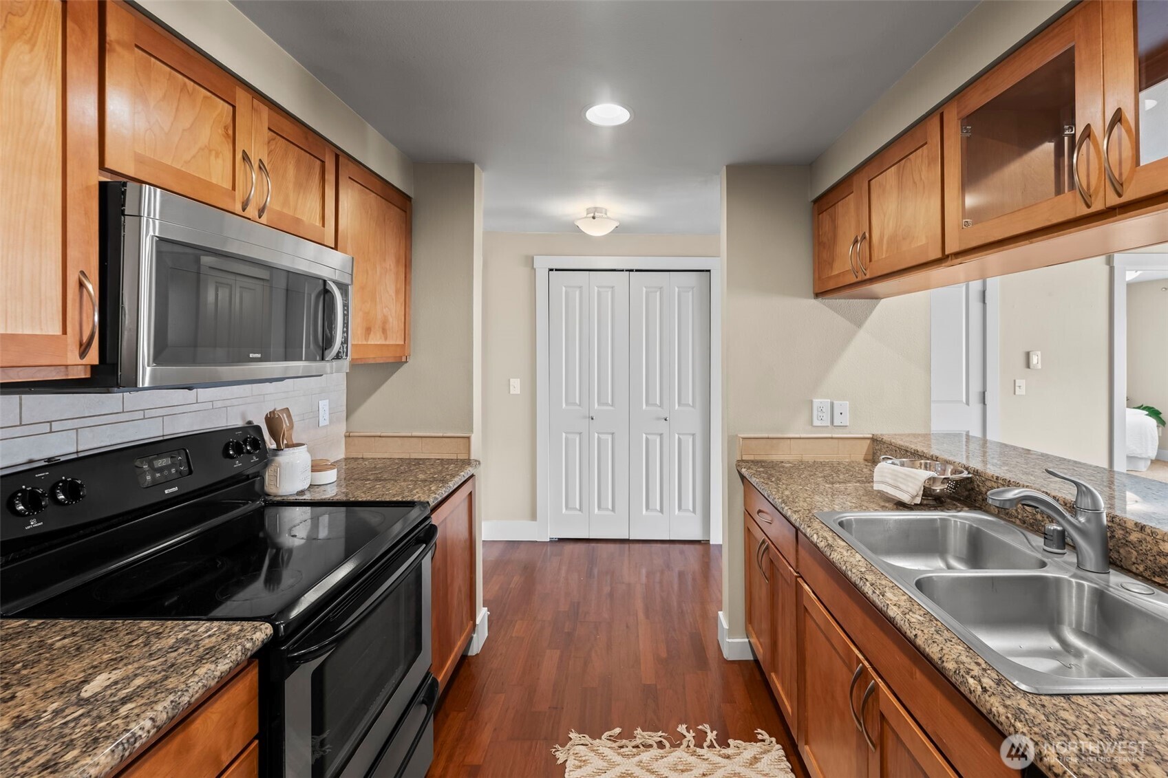 25 N Broadway Unit: 203