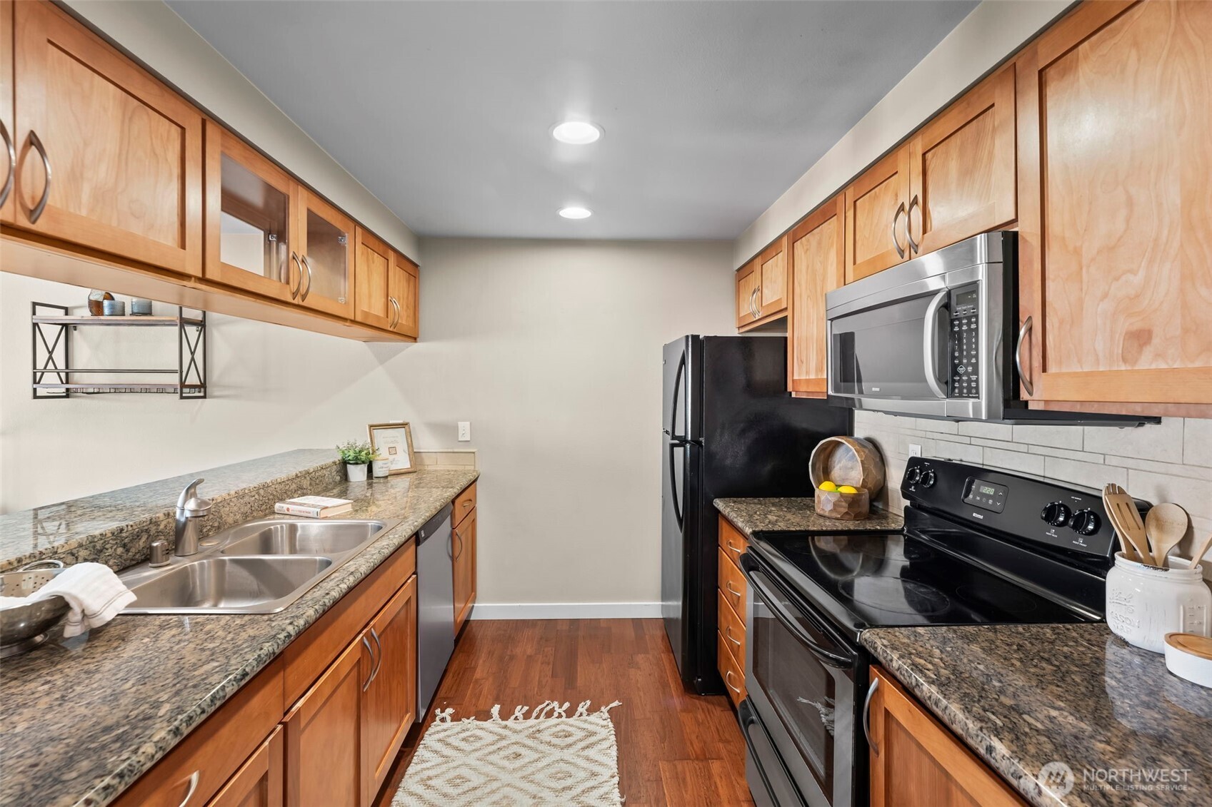 25 N Broadway Unit: 203