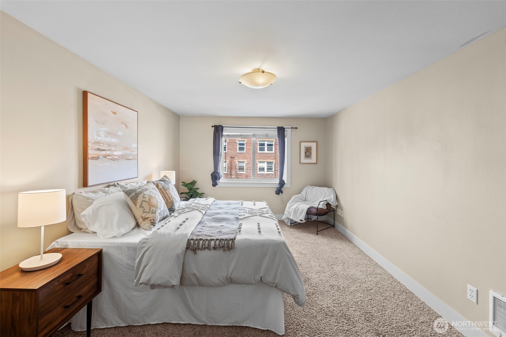 25 N Broadway Unit: 203