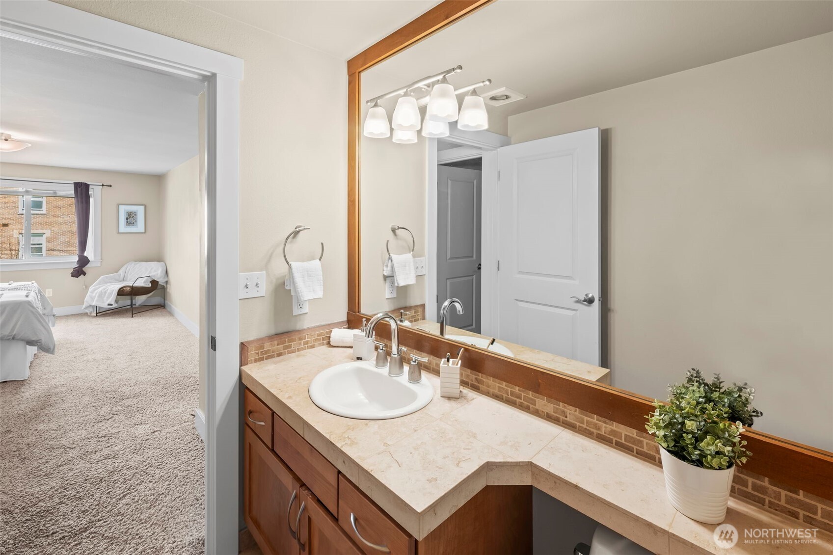 25 N Broadway Unit: 203