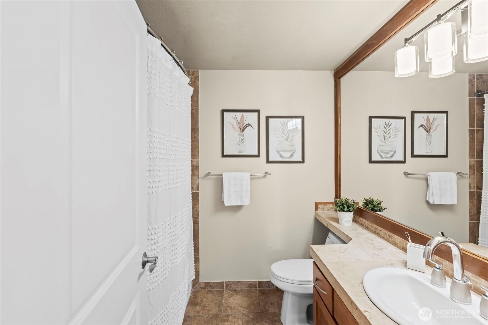 25 N Broadway Unit: 203