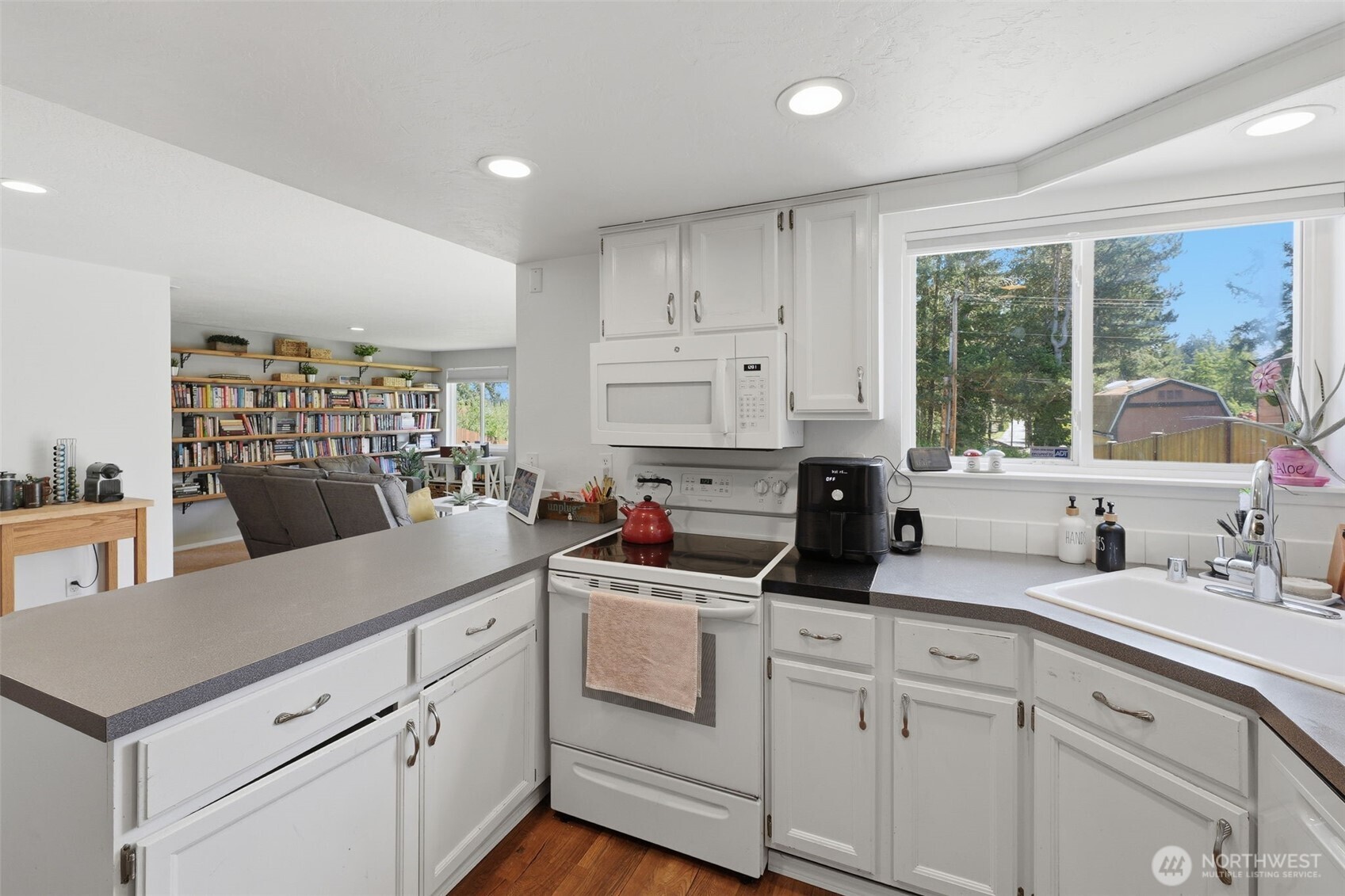 3152 Carpenter Hills Loop SE