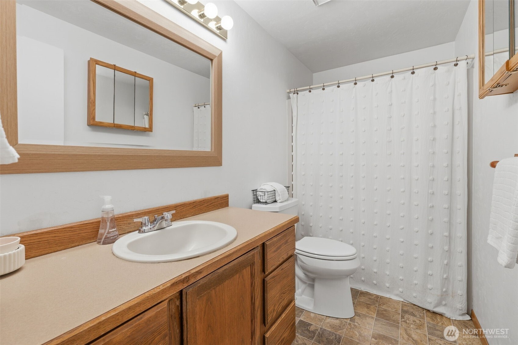 3152 Carpenter Hills Loop SE