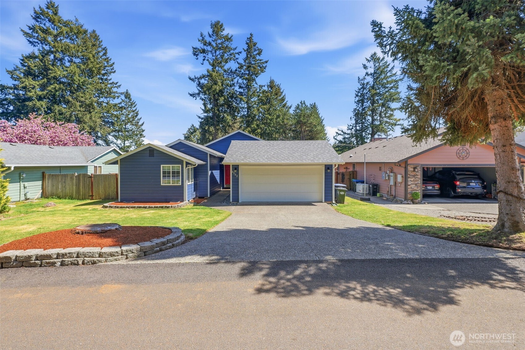 3152 Carpenter Hills Loop SE