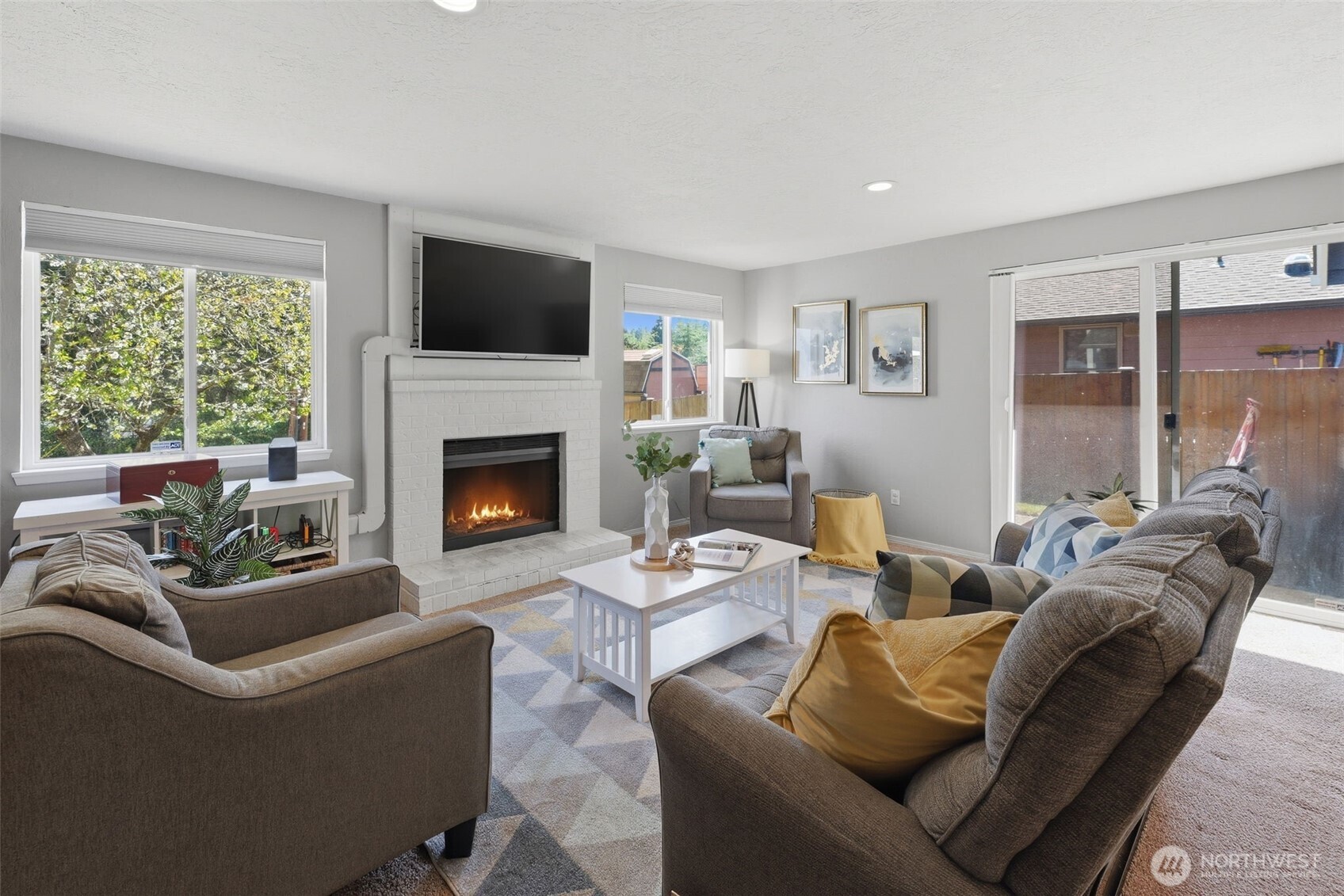 3152 Carpenter Hills Loop SE