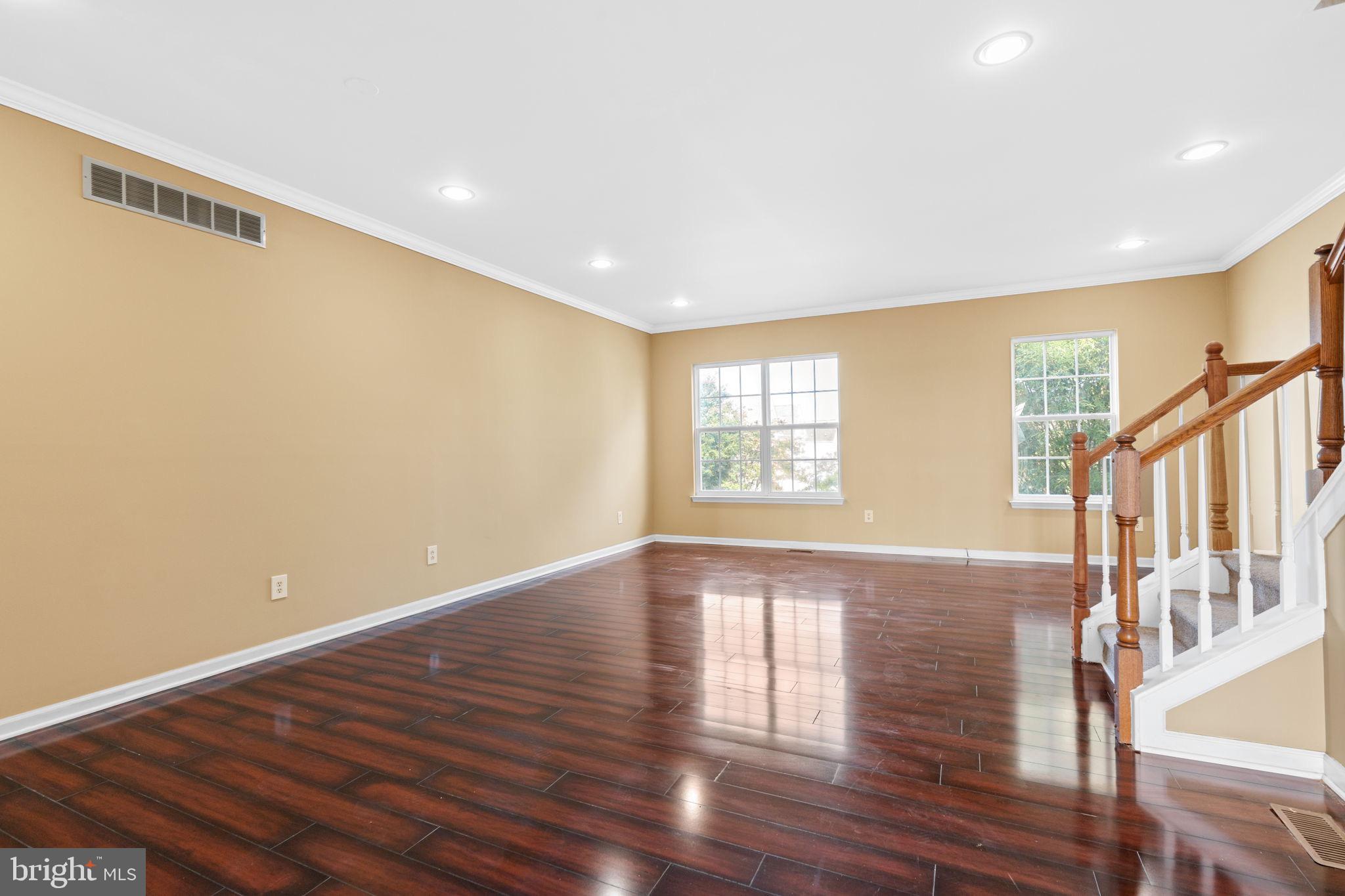 17 Montclair Dr