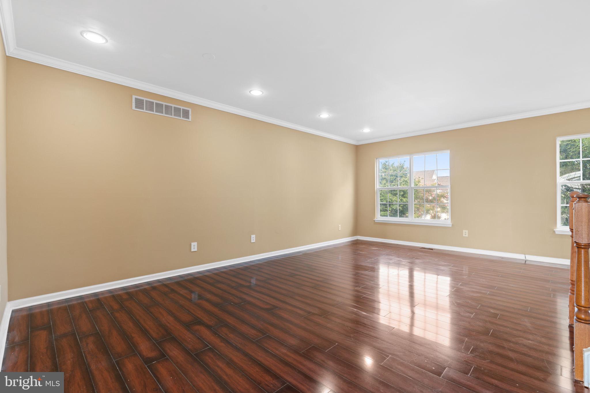 17 Montclair Dr