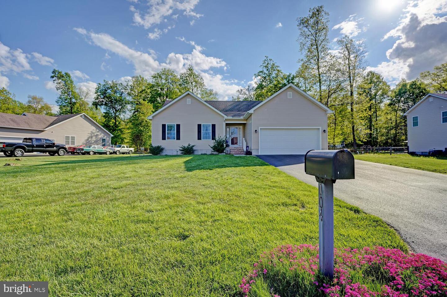 104 E Buck Point Rd