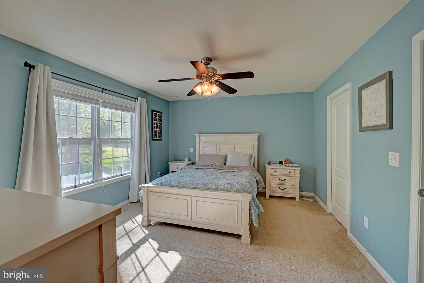 104 E Buck Point Rd