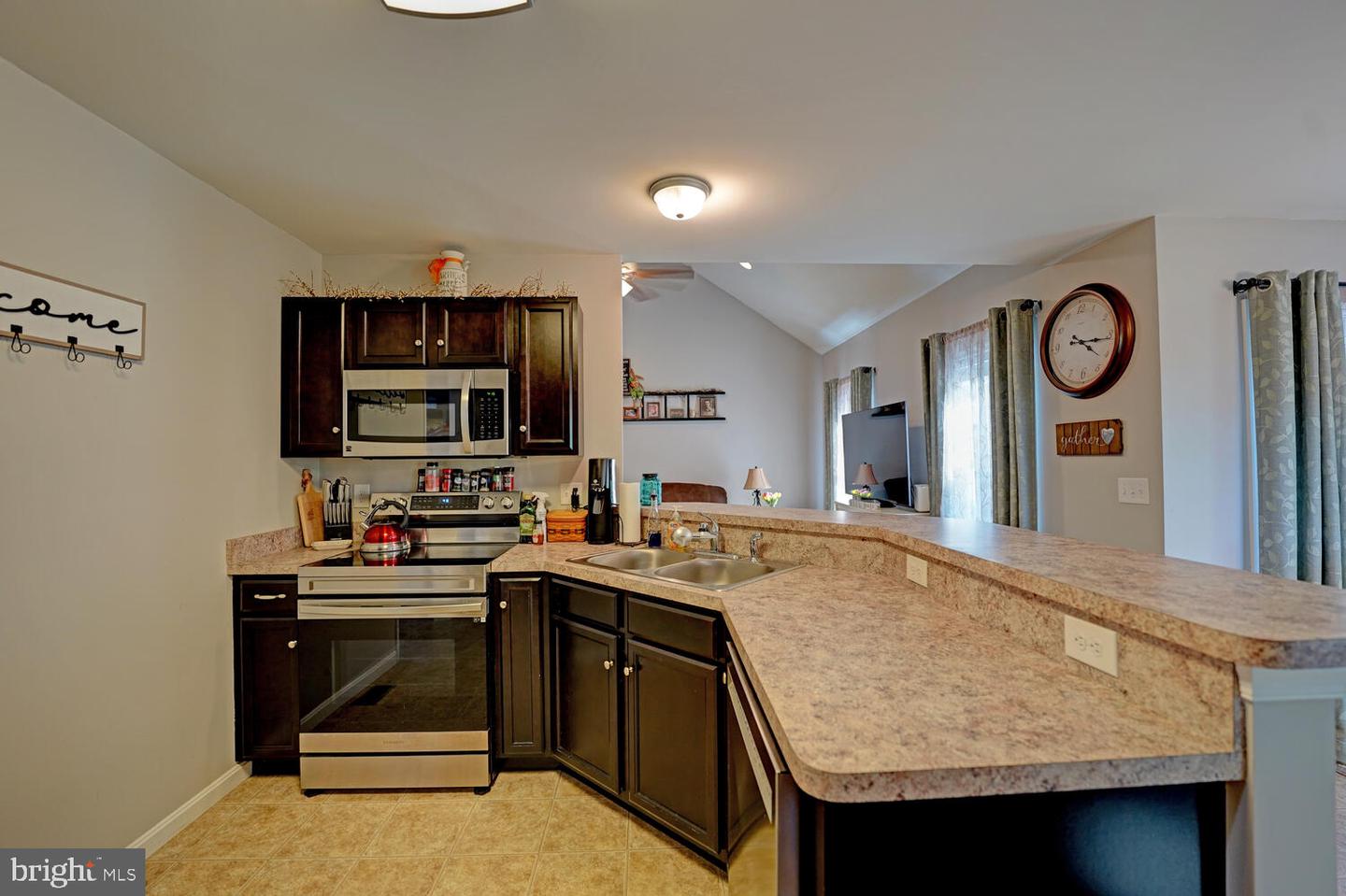 104 E Buck Point Rd