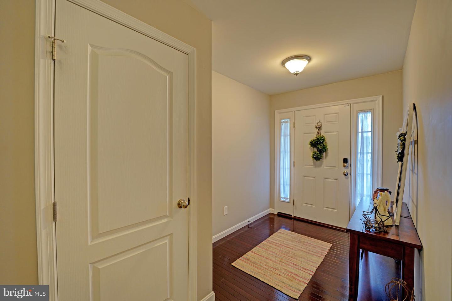 104 E Buck Point Rd