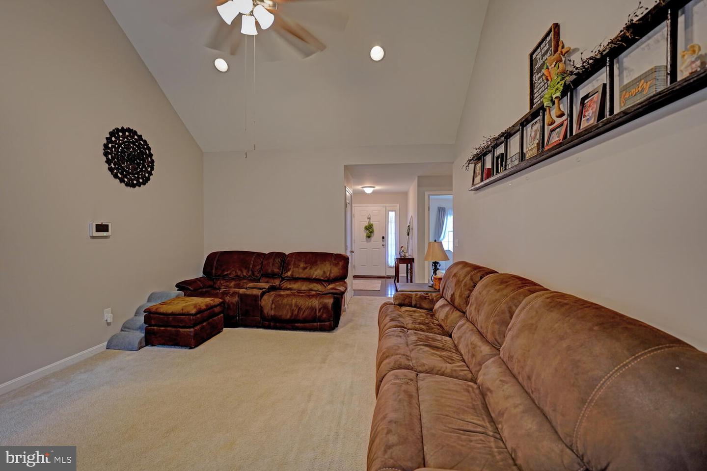 104 E Buck Point Rd