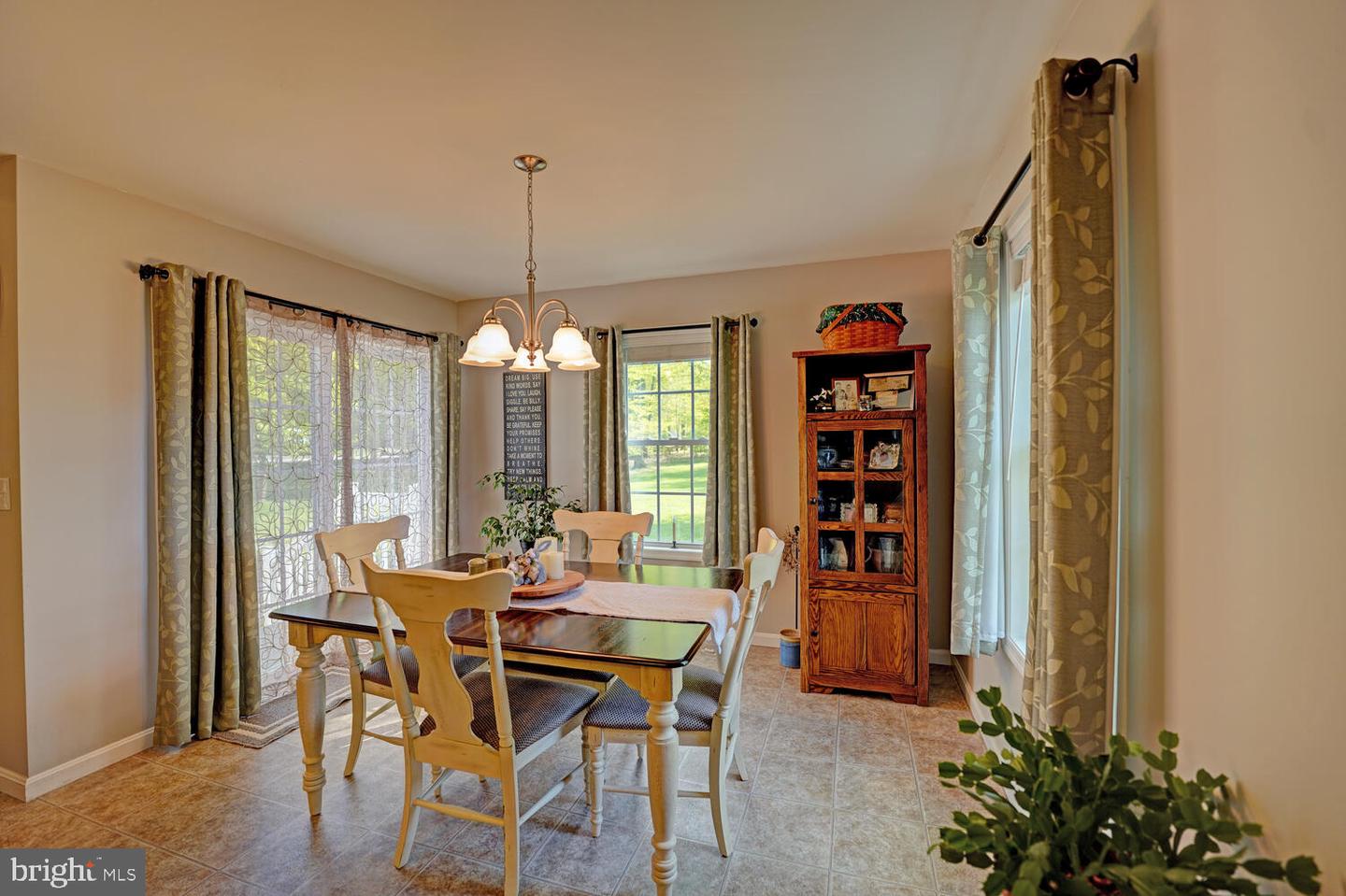 104 E Buck Point Rd
