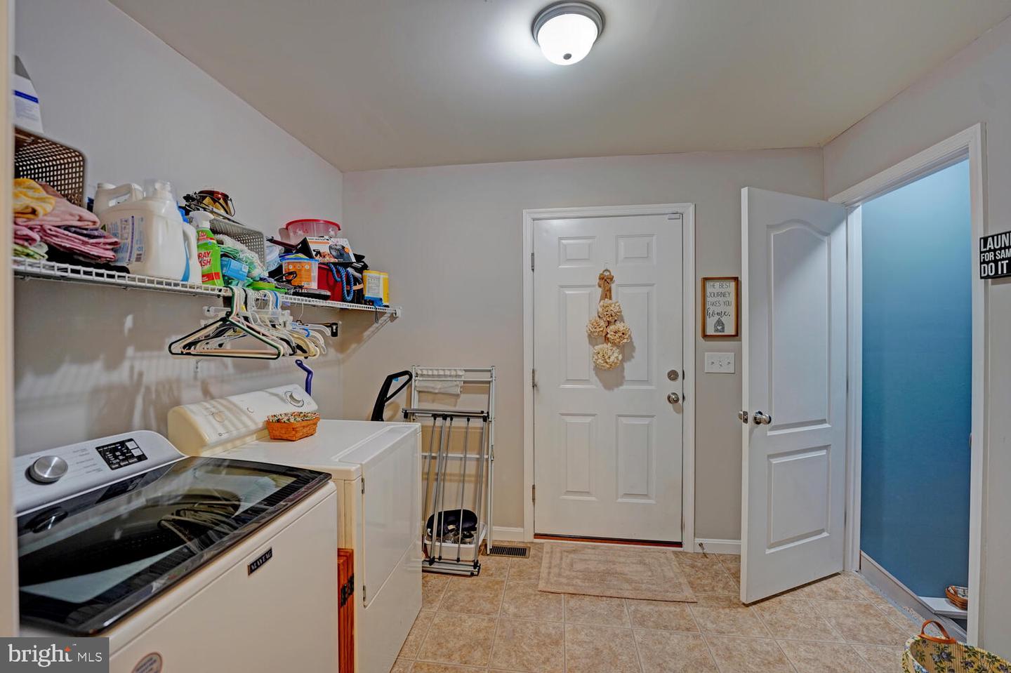 104 E Buck Point Rd
