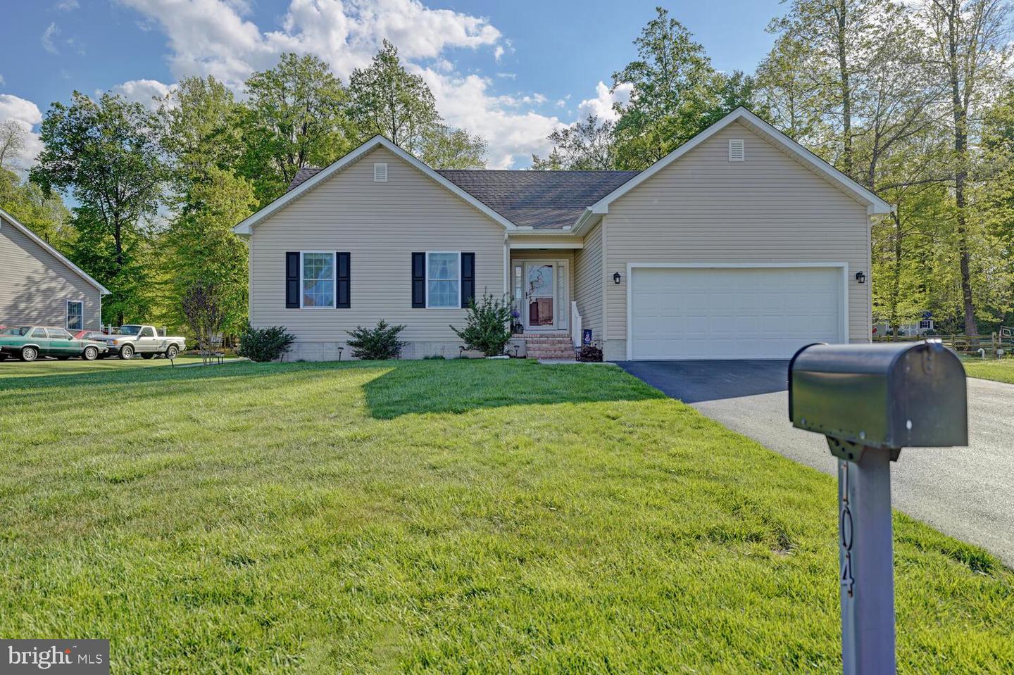 104 E Buck Point Rd