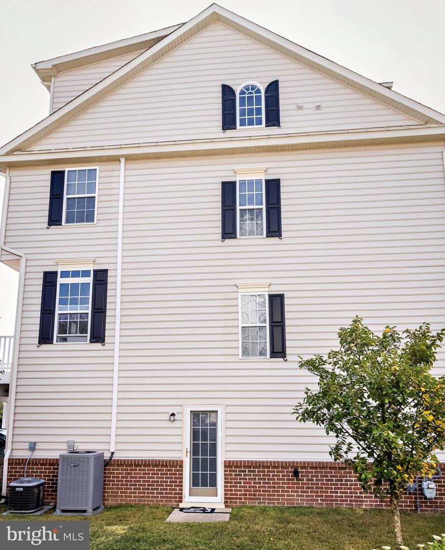 412 Ann Moore St