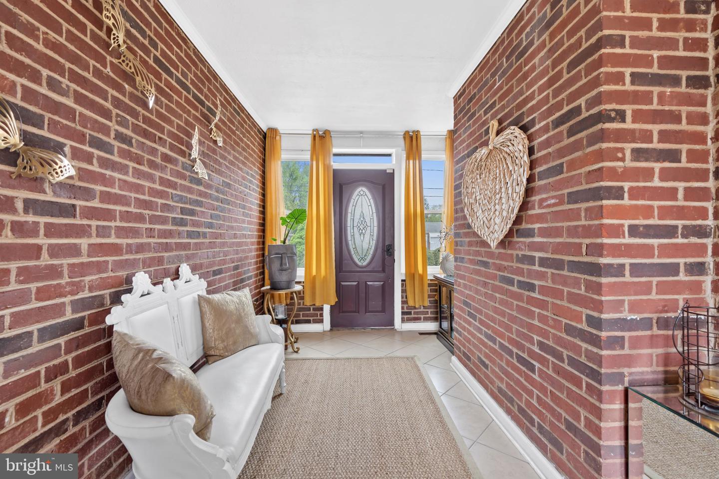 210 Sterling Ave