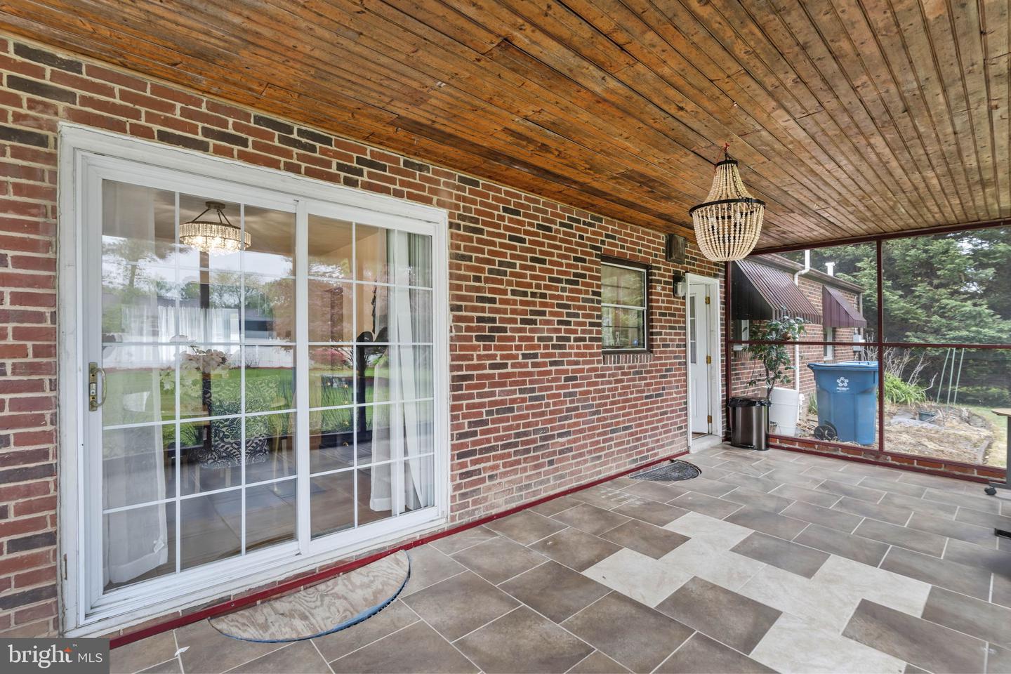 210 Sterling Ave