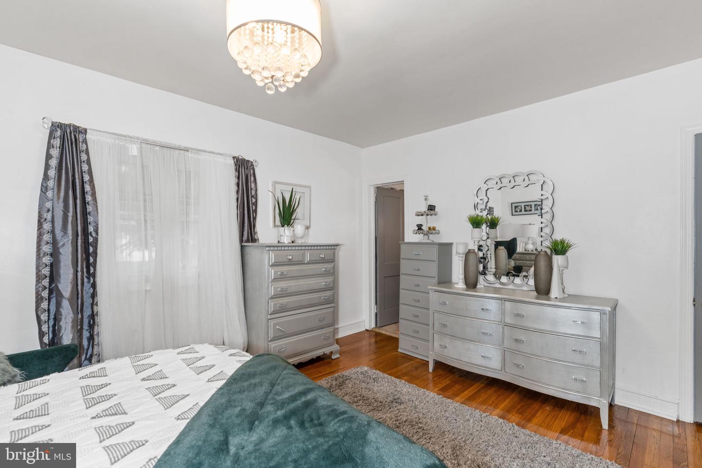 210 Sterling Ave