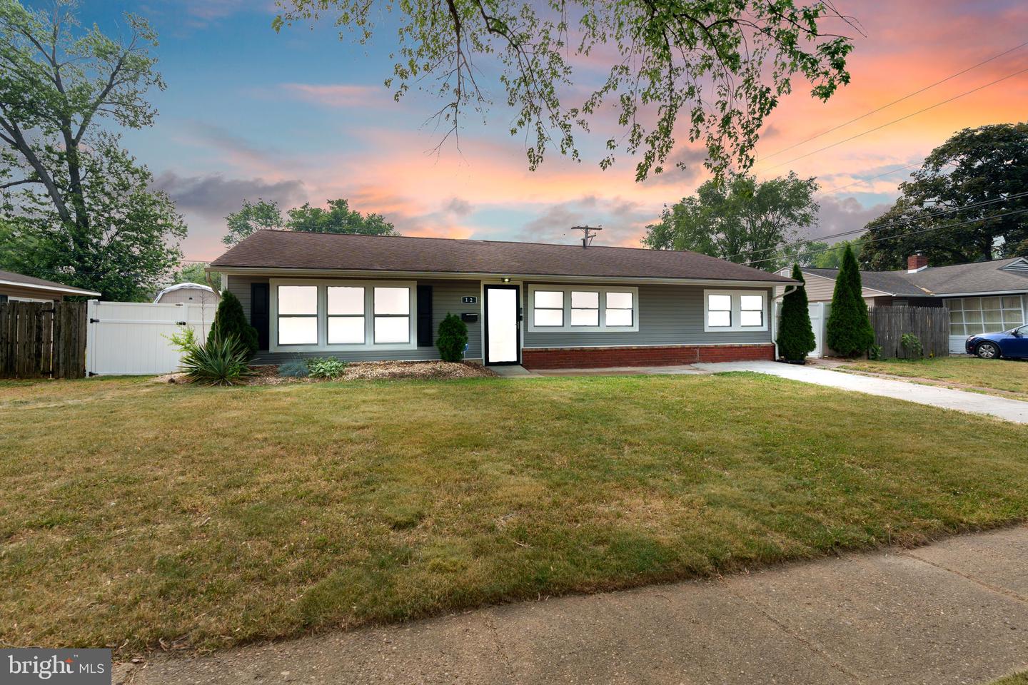 12 Metten Rd