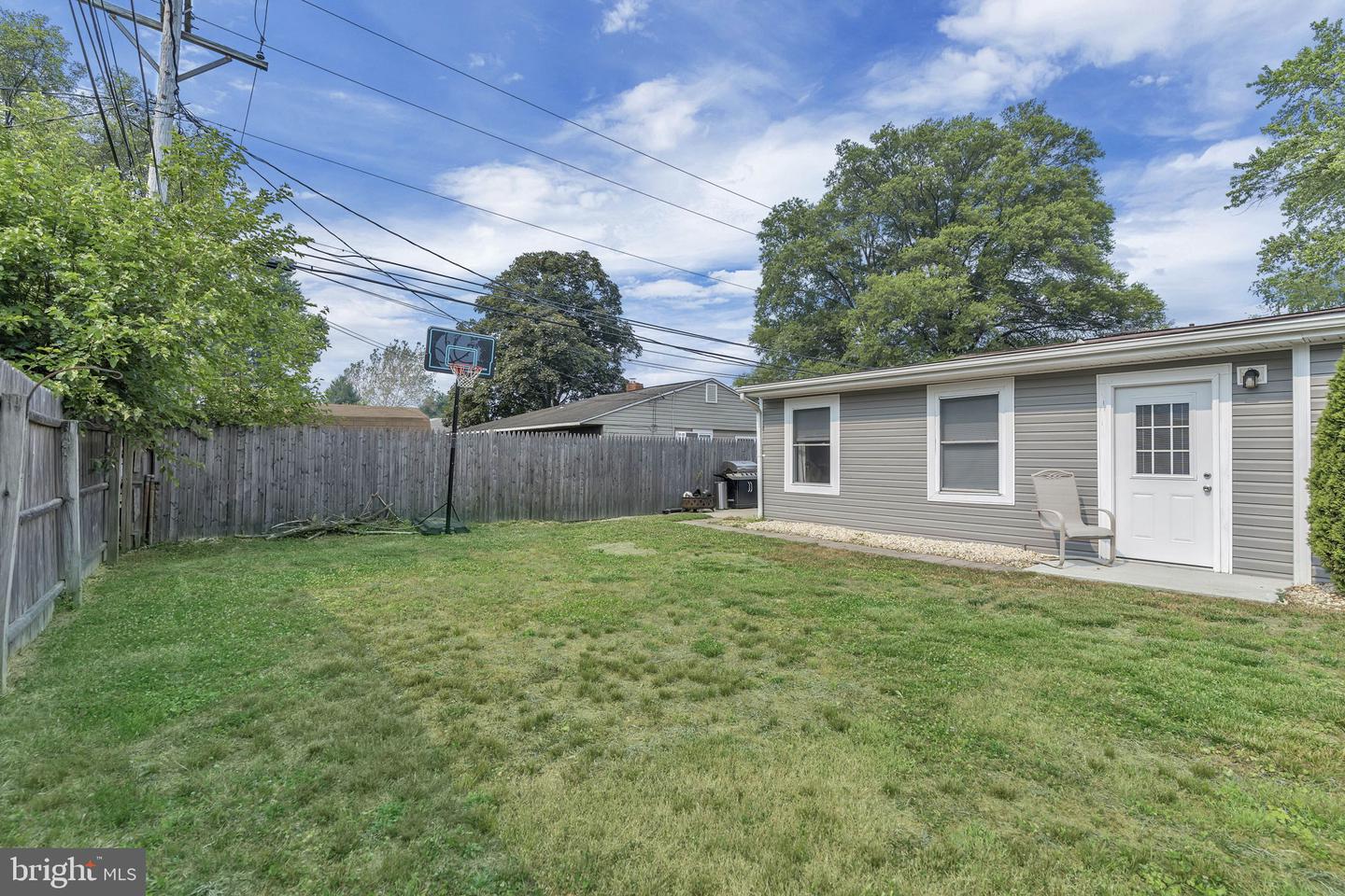 12 Metten Rd