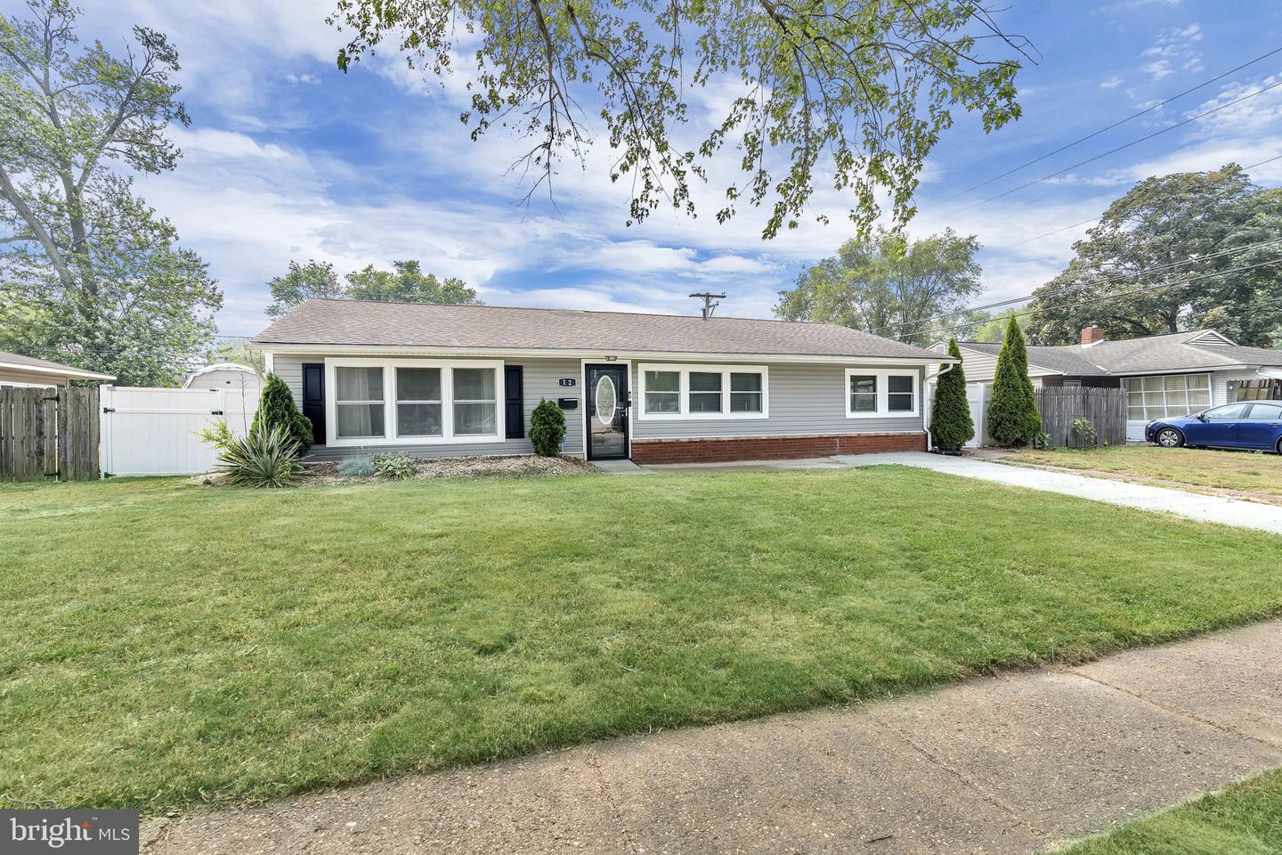 12 Metten Rd