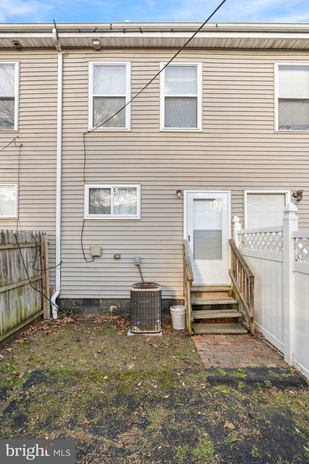 826 Kirkwood St
