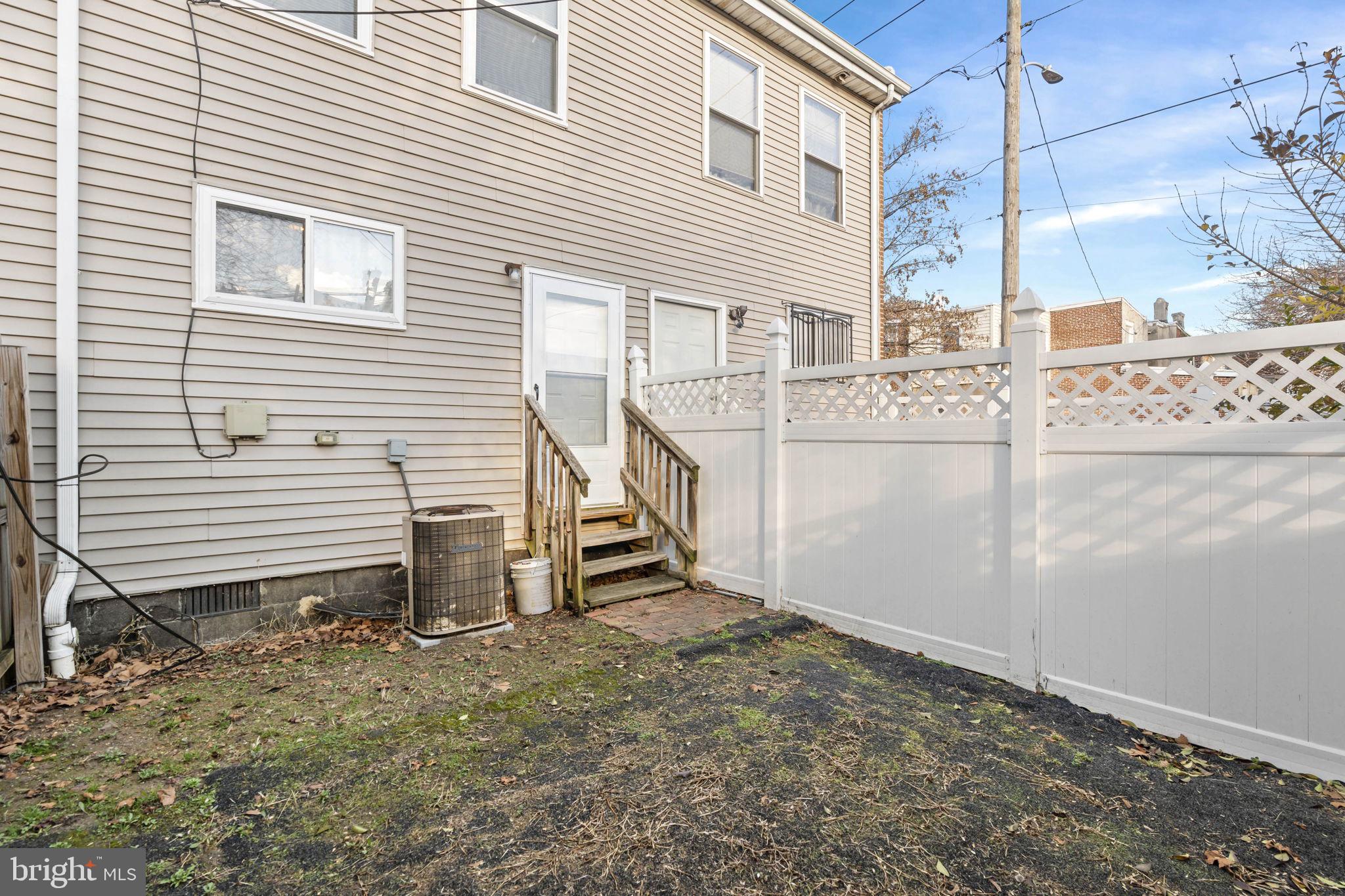 826 Kirkwood St