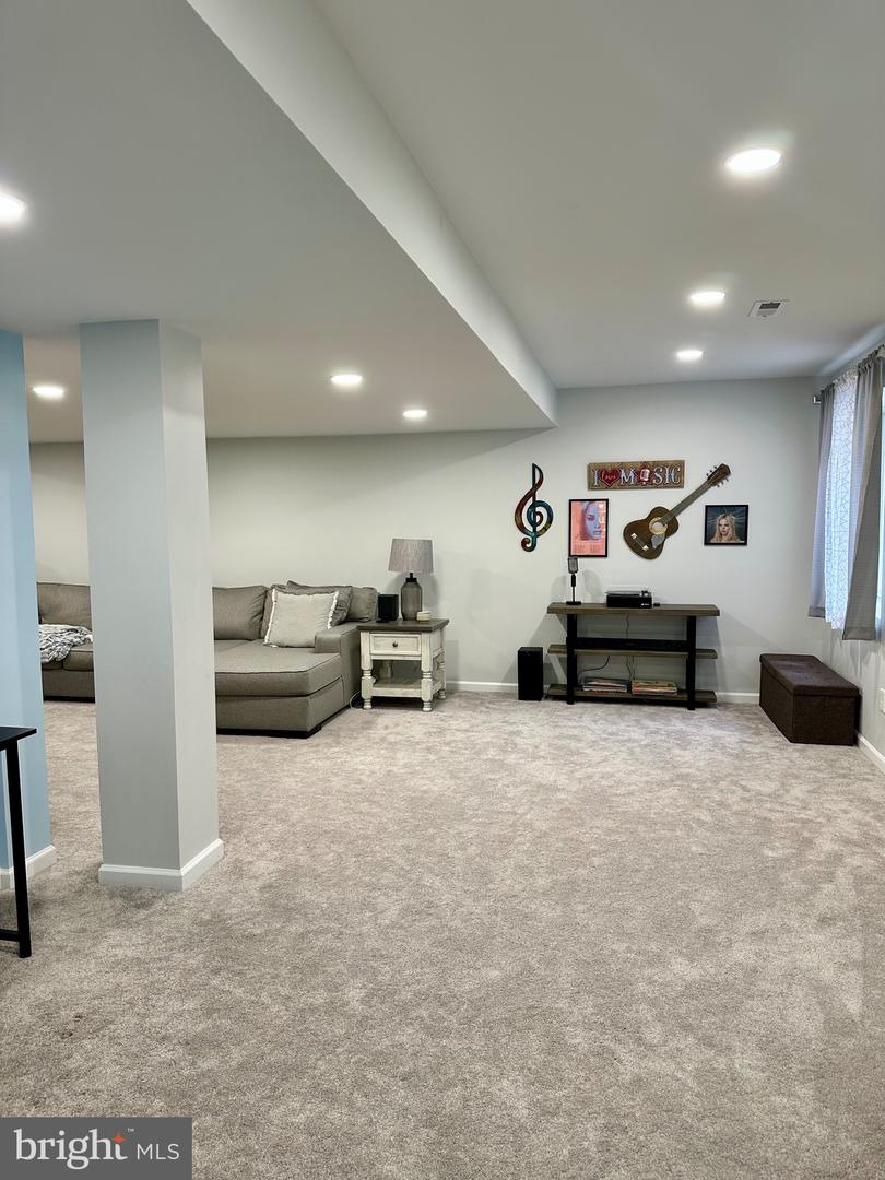 119 Gillespie Ave