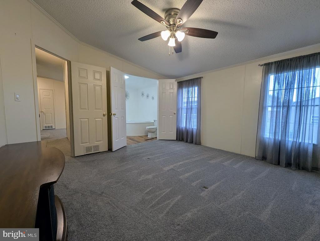 5 W SAMANTHA COURT