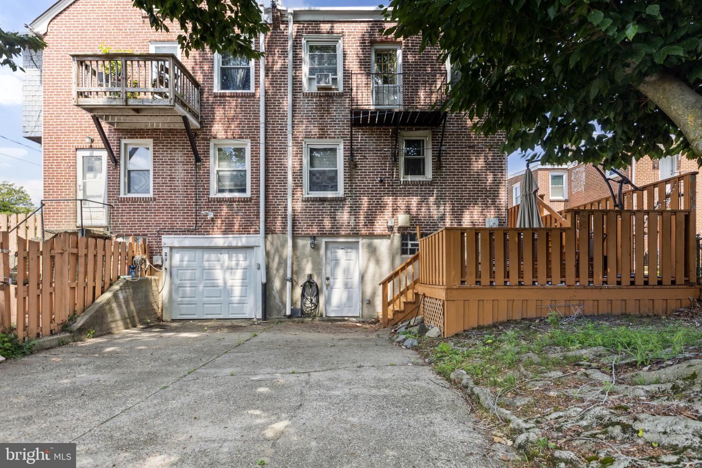 636 W 31st St