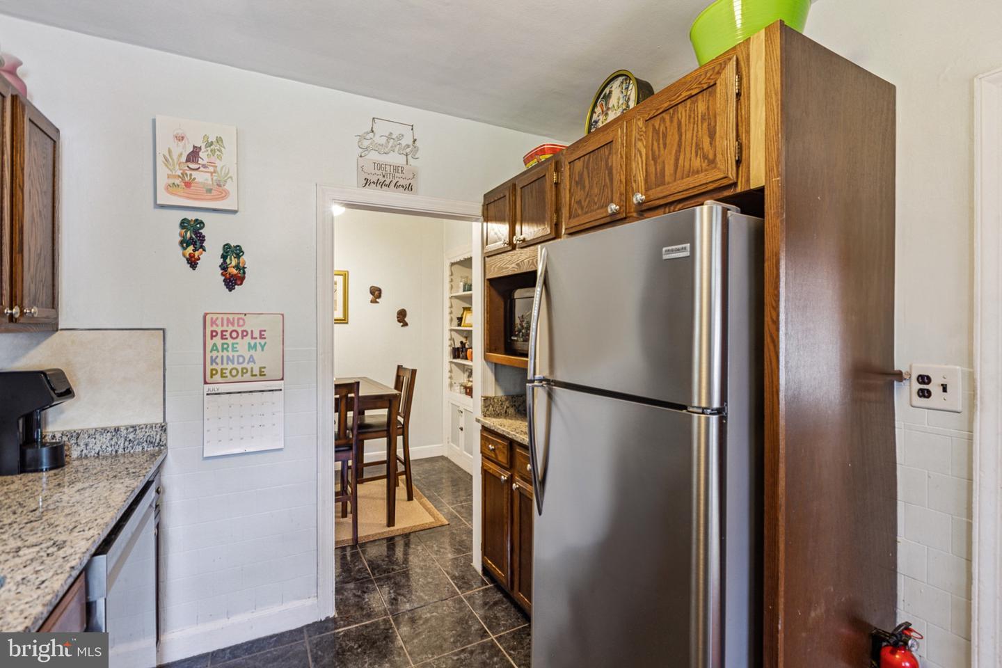 636 W 31st St