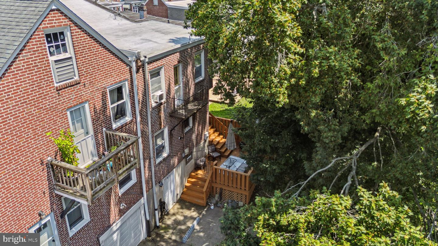 636 W 31st St