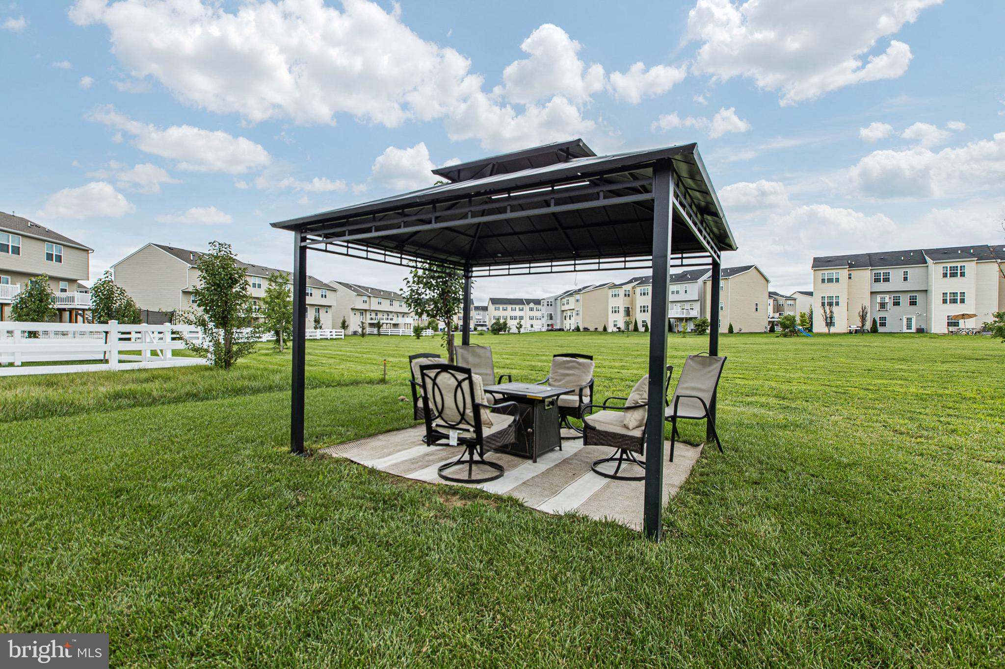1049 WICKERSHAM WAY