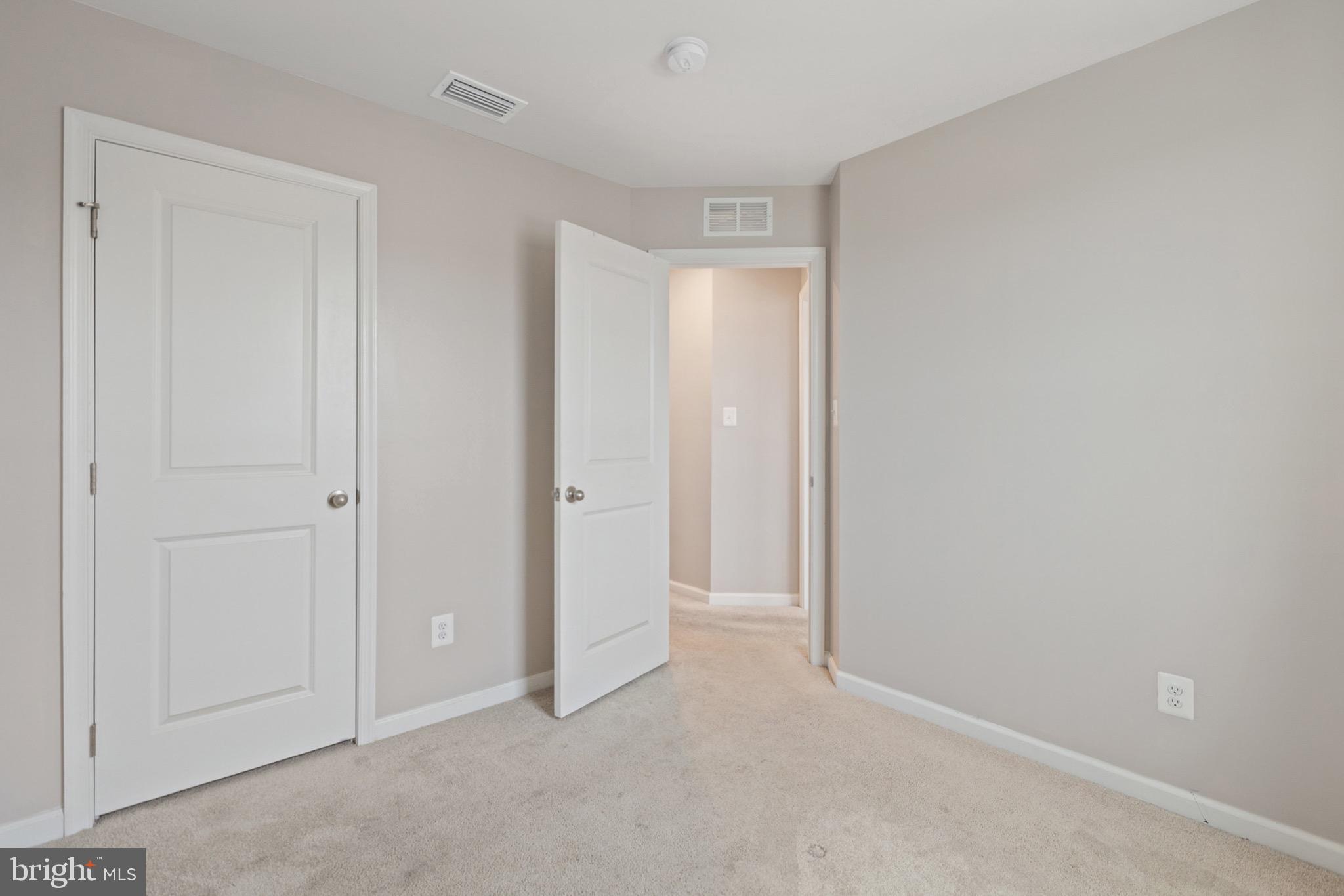 1049 WICKERSHAM WAY